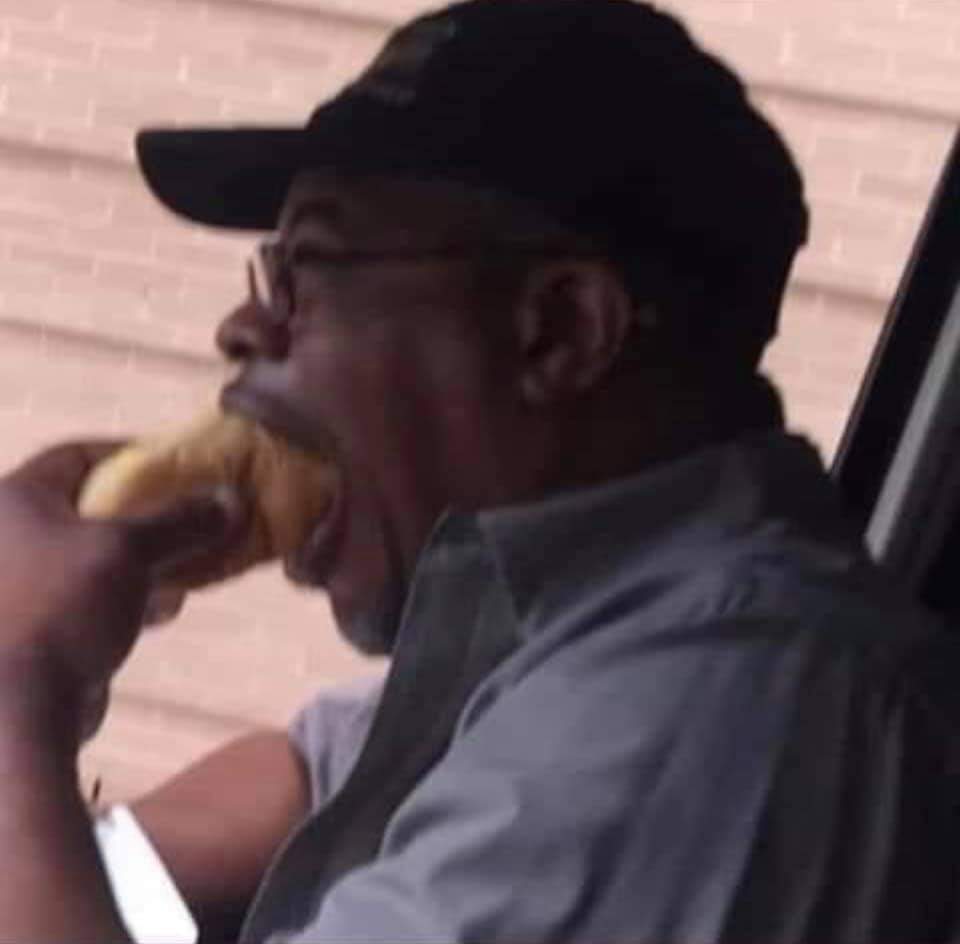 TrippyRaven's tweet photo. my homies: i'm full bro
me: manee gimme dat shiii https://t.co/VfF2KQqnl1