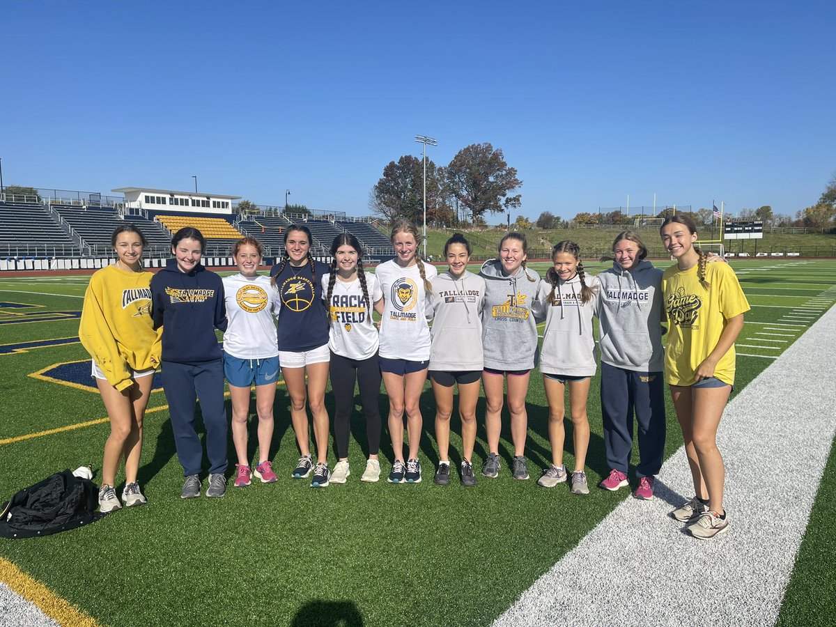 tallmadge_xc's tweet photo. Suburban League Championship week! #SpiritWeek #Day5 #FastBraidFriday #BlueAndGold #TallmadgeXC https://t.co/7o9M2o1aYp