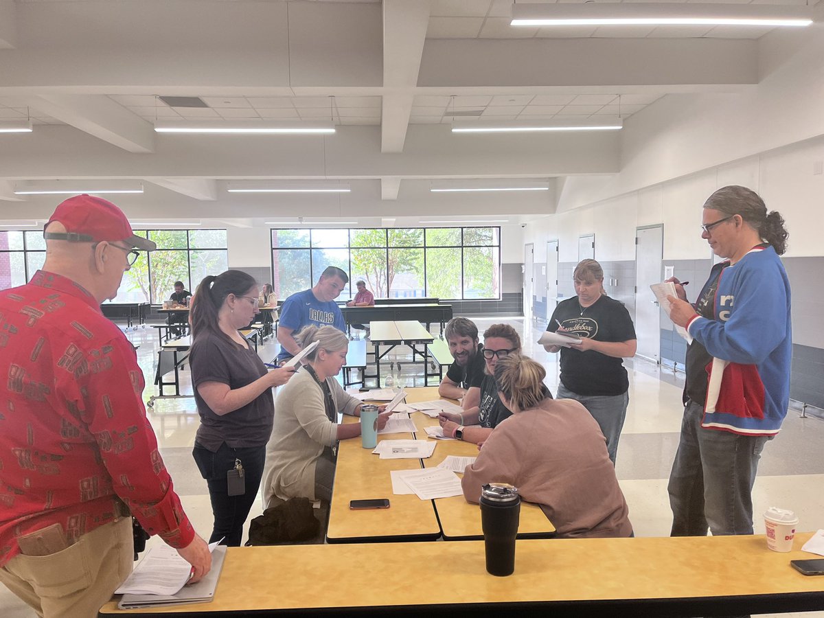 MrsGarrettFHMS's tweet photo. @Fossil_Hill faculty practicing Socratic Seminar in yesterday’s professional learning. Thanks for supporting @AVID_FossilHill by implementing WICOR strategies in your classrooms! #AVID #limitless https://t.co/RUNv1ptXSk