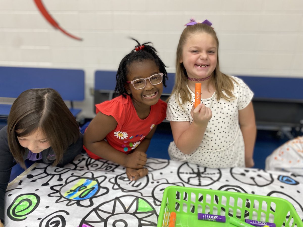 Dean_Road_Elem's tweet photo. Dot Day is so much fun! We participated in grade level rotations and had a blast! 

"Make your mark and see where it takes you." - @peterhreynolds https://t.co/huYCiMo04C