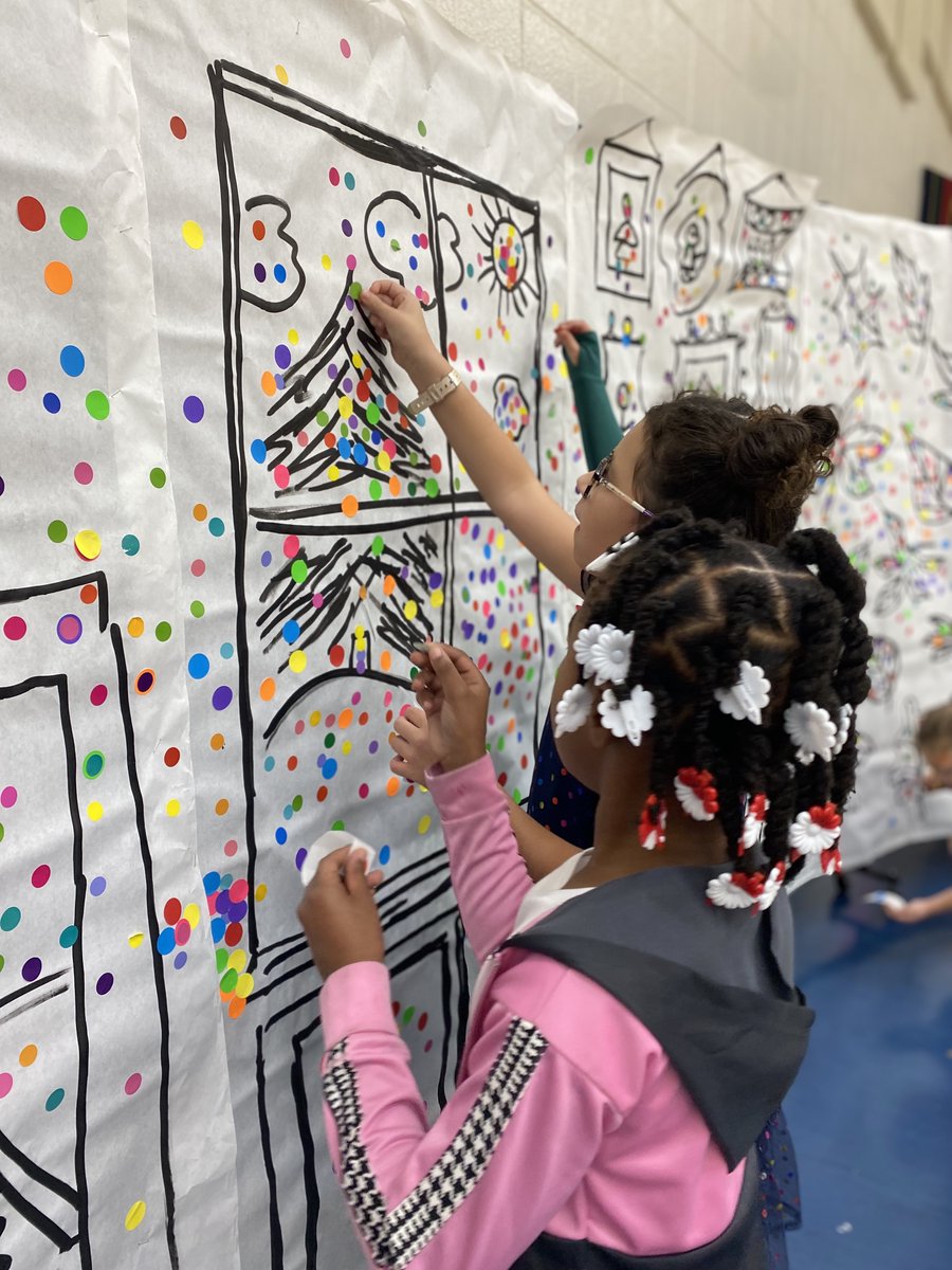 Dean_Road_Elem's tweet photo. Dot Day is so much fun! We participated in grade level rotations and had a blast! 

"Make your mark and see where it takes you." - @peterhreynolds https://t.co/huYCiMo04C