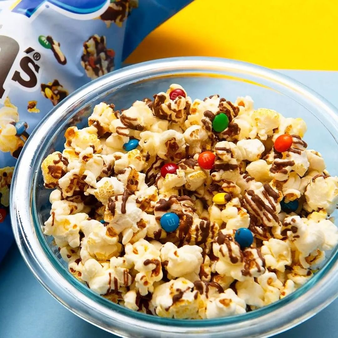 JaponShop's tweet photo. Hora de disfrutar de nuestras palomitas🍿 con Chocolate🍫 y M&M's🟢🔴🟡🔵.
🍿Solo disponibles en https://t.co/ysEVwpz4q0🍿
#palomitas #mms #emanems #chocolat #chocolatecake #palomitasdulces https://t.co/nPVaDgeFPJ