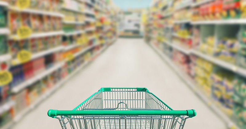 لأي نوع من التسويق ينتمي هذا الاختراع ؟ 

⭕️ المشكلة: 
“ لاحظ بائع التجزئة الأمريكي (سيلفان غولدمان) أن زبائن متاجره (همبتي دمبتي) لم يشتروا قط أكثر مما هم قادرين على حمله. 

✅ الحل:
فقام بتلحيم عجلات وسلال بكراسي قابلة للطي، وبالفعل ارتفعت مبيعات سلسلة متاجره بعد هذا الاختراع”