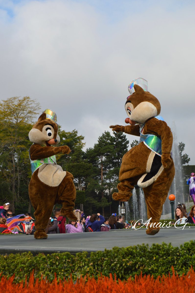 _AnaisPhoto's tweet photo. A magic world ✨

@DisneylandParis 

#disneyland #disneylandparis #disney #minnie #loki #tictac #photo #photography #photographie https://t.co/wyxPQLHOFC