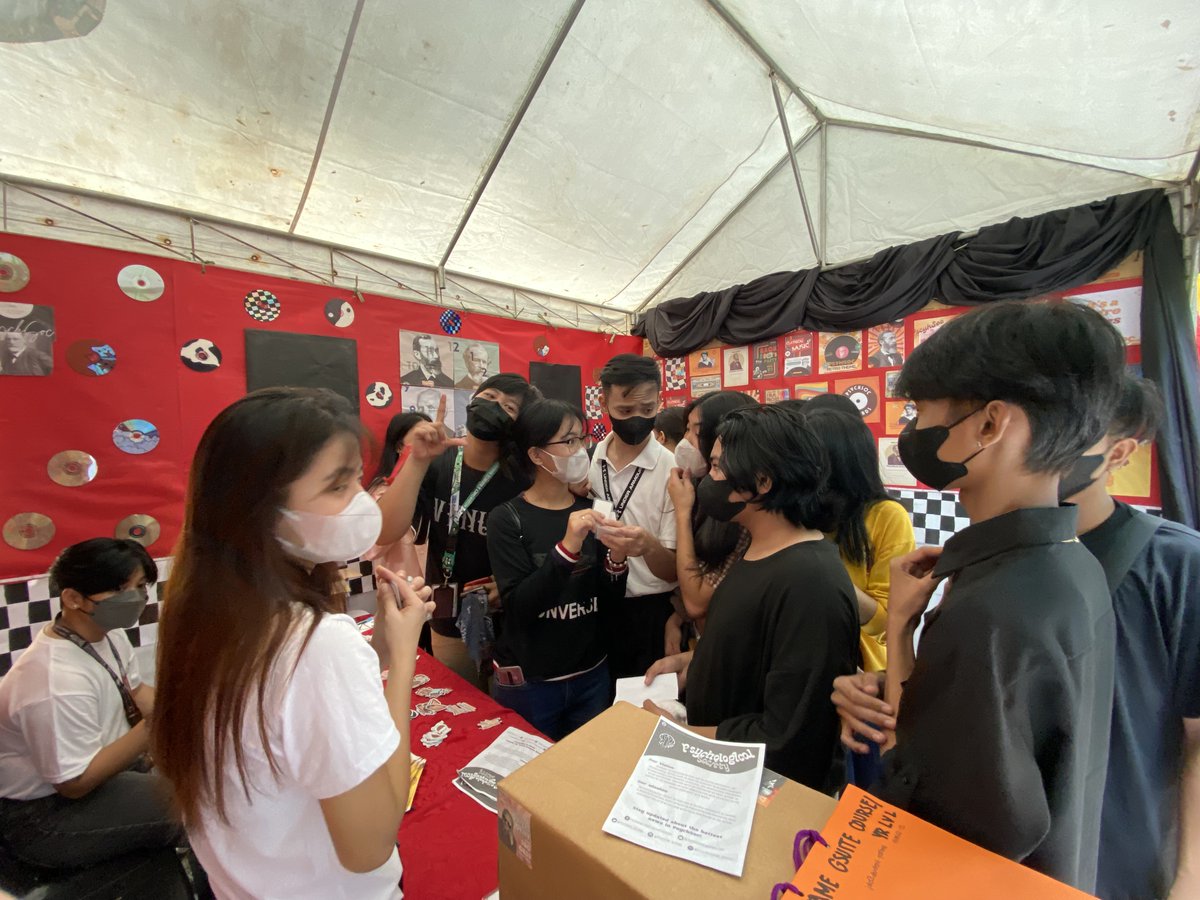PsychSoc_OLFUQC's tweet photo. Check out the photographs and find yourselves. 👯 Thank you, Fatimanians! 😍 (2/2)

#OLFUQC
#PsychSoc
#Day1Wave2
#OrgFair2022 https://t.co/hB1sIGnUmL