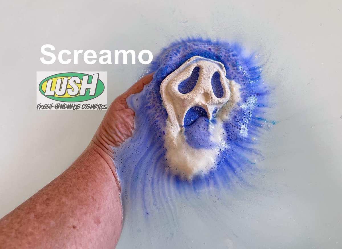 LushaLot2002's tweet photo. My Tub Demo Video is up for the New @lushcosmetics ‘Screamo’ Halloween bath bomb. 😊 Link https://t.co/QzZquKah5K https://t.co/xkEAjo9edo