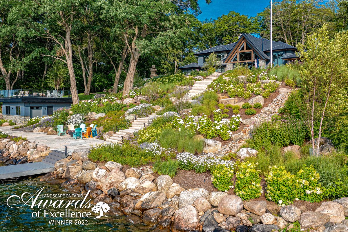 green_for_life's tweet photo. #LOAwards Spotlight 🏆

Congratulations @rockscape! 

2022 Landscape Ontario Award of Excellence Winner: Green Stamp Award, “Lake Simcoe Residence” 

See all the 2022 Award Winners at https://t.co/3WdzOIvDQ8

#LandscapeOntario #GreenforLife #GreenStampAward #LandscapeAwards https://t.co/XQwebFpkEV