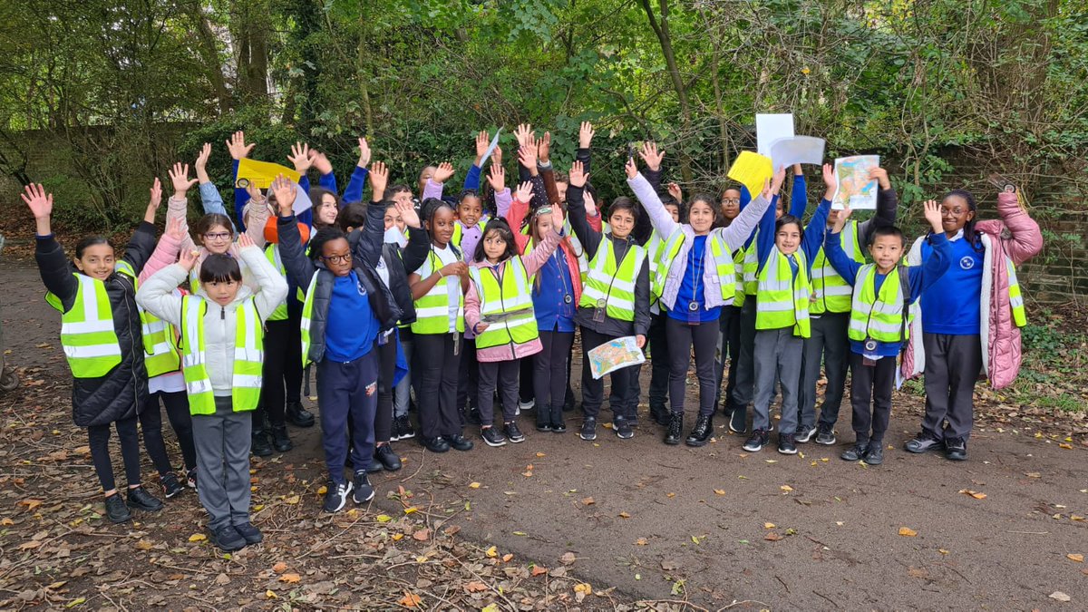 RachelOnyeanusi's tweet photo. 5W had an amazing time using maps and orienteering! #Year5 https://t.co/jcCrFCmS9W