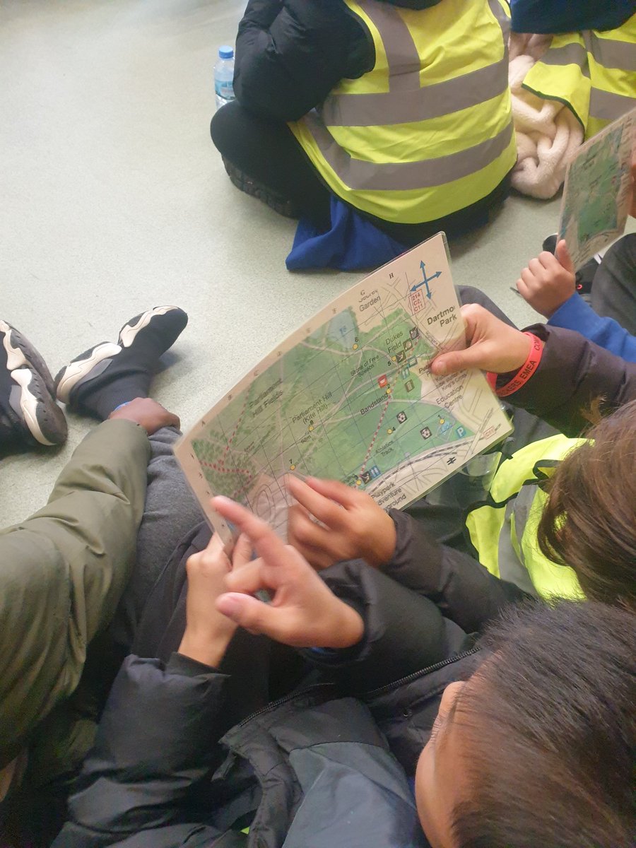 RachelOnyeanusi's tweet photo. 5W had an amazing time using maps and orienteering! #Year5 https://t.co/jcCrFCmS9W