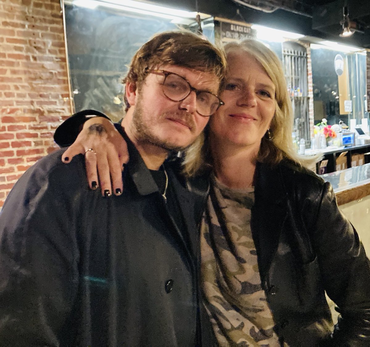 Post drinks with UK Chancellor (well, he needed a few) ⁦<a href="/siobhankennedy4/">siobhan kennedy</a>⁩ finally makes it to ⁦<a href="/BlackCatDC/">Black Cat</a>⁩  for the encore - superb gig.. good luck next week ⁦<a href="/YardActBand/">Yard Act</a>⁩