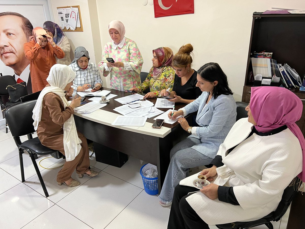 📍Diyarbakır Kayapınar İlçe Başkanlığımızdayız.

Ana Kademe İlçe Başkanımız Uğur Delidere, İlçe Kadın Kolları Başkanımız Elif Büyükçelik ve teşkilatımız ile son hazırlıkları değerlendiriyoruz.   

<a href="/AKKADINGM/">AK Parti Kadın Kolları</a> <a href="/Akkadindiyarbkr/">Ak Kadın Diyarbakır</a> #ŞehirBuluşmaları