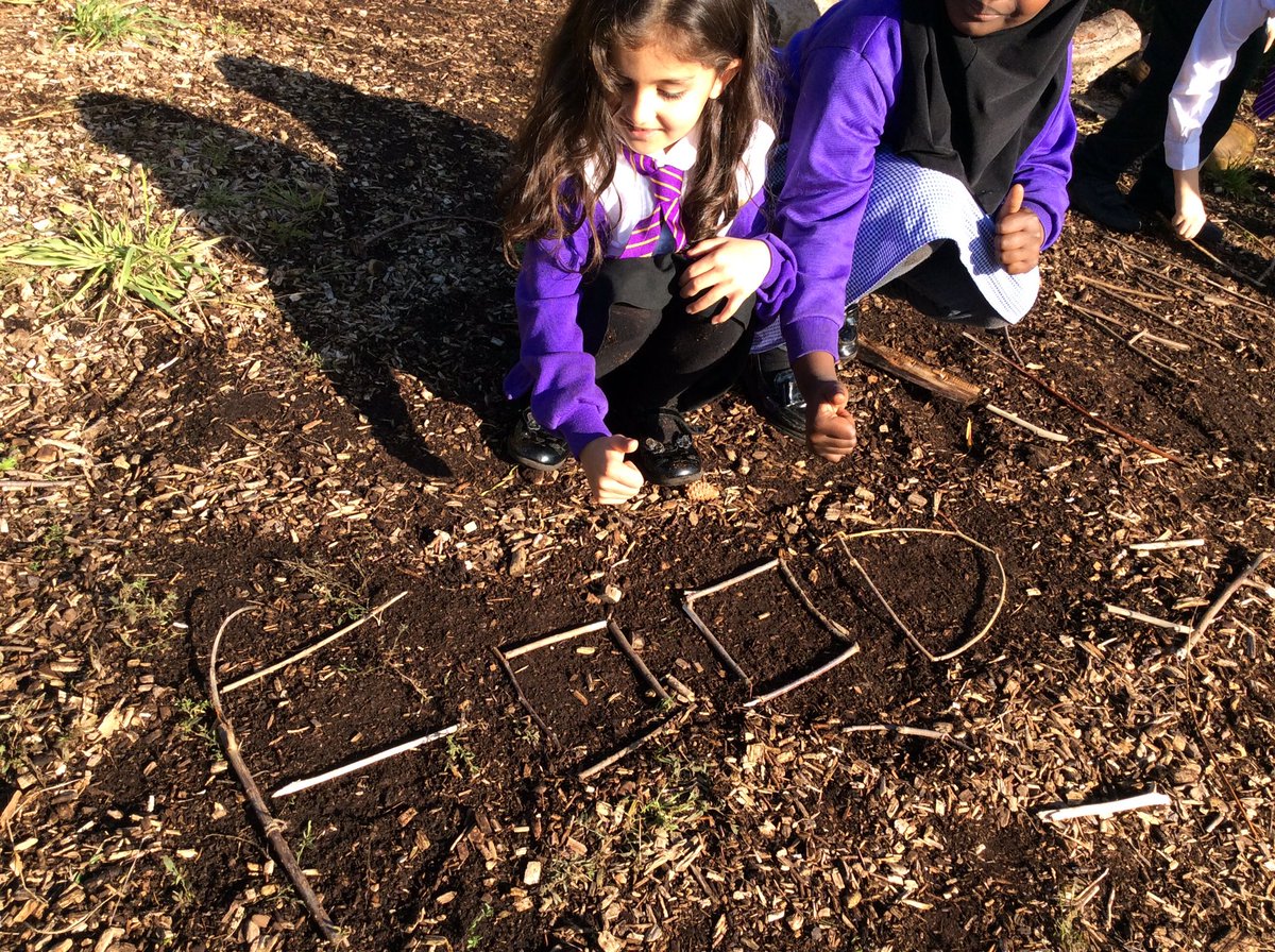 KingsleyLpool's tweet photo. What are you thankful for? Year 3 learnt about the Muslim principle of gratitude this week; stepping out in nature to think about what they are thankful for. Can you work out what they say? #kingsleyRE #kingsleyoutdoors #class3c #class3b #class3h https://t.co/srqeZcdMdj