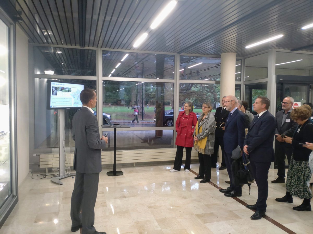 Prefet44's tweet photo. Déplacement de la ministre @sup_recherche @sretailleau à #Nantes aujourd'hui sur la thématique de la recherche pour visiter l'institut des matériaux Jean Rouxel et le #CEISAM composantes de @NantesUniv ainsi que les bassins de recherche hydrocéanique de @CentraleNantes https://t.co/wl3TT0gxXb