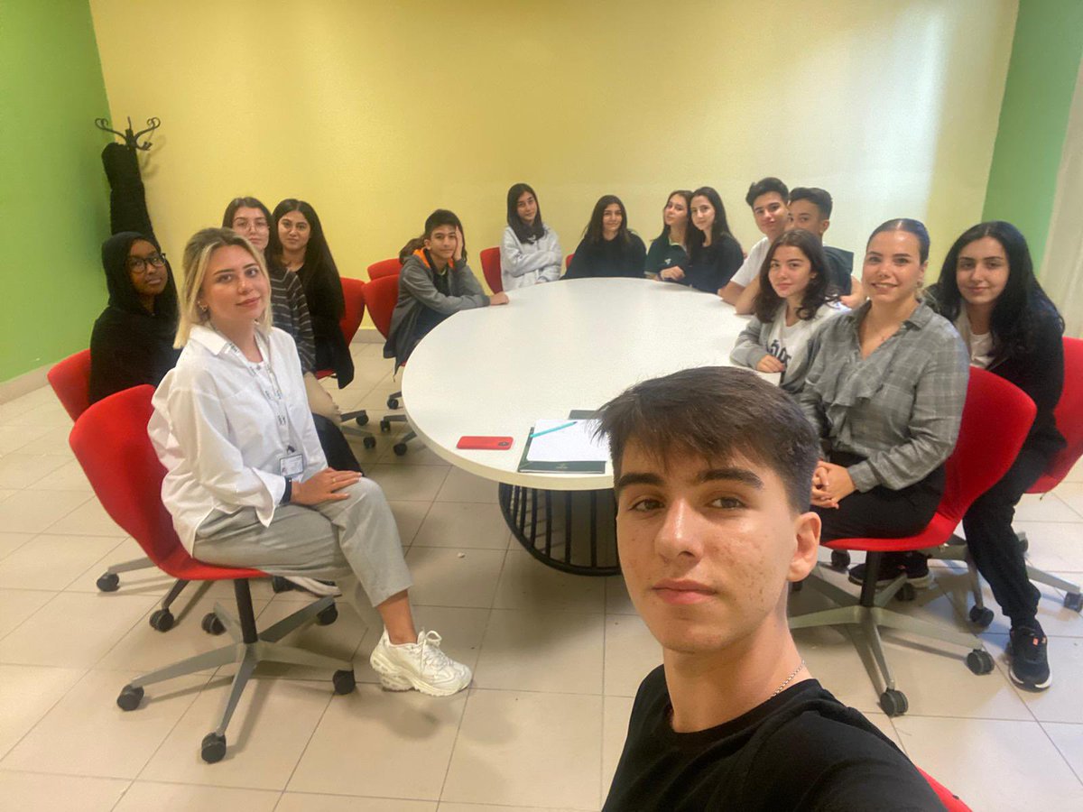 DOGA_BASAKSEHIR's tweet photo. Başakşehir Doğa Anadolu Lisesi t-MBA Liderlik akademisi olarak ilk vizyon toplantımızı gerçekleştirdik. 💐 @DogaOkullari @yasemintncaykli @BetulErok @tugceguventmba @halilerdem_52 https://t.co/tNCCvw4XyN