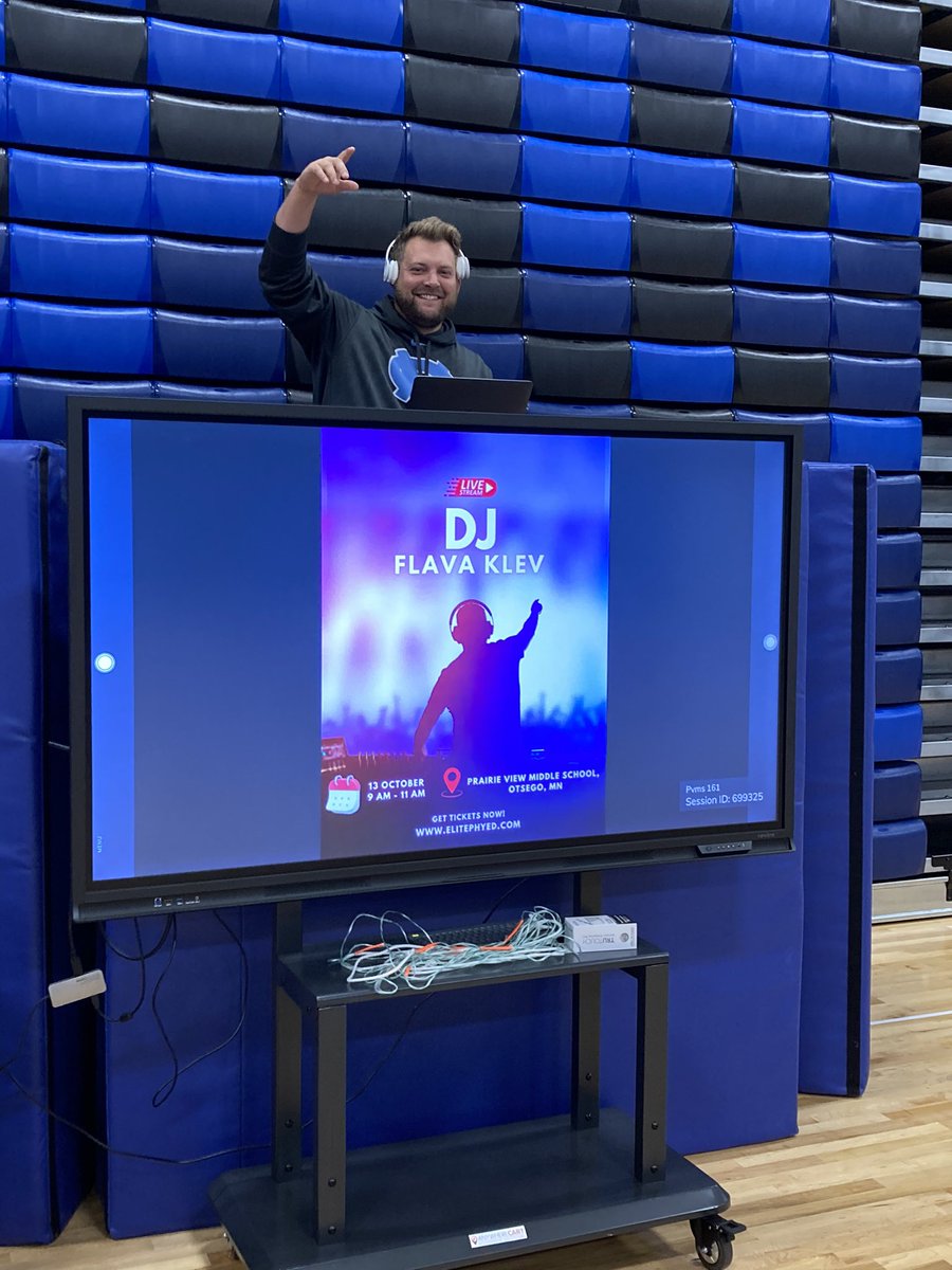 J_athman's tweet photo. The @PrairieView_MS Phy. Ed. teachers make improving our fitness feel like a party! #12minrun #FitnessGoals @isd728 @karirock4 @keri_sollitt https://t.co/KOfVqyyLoj