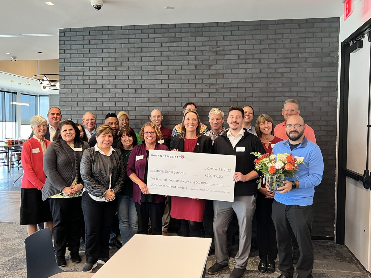JenniferHurd4's tweet photo. Our 2022 #Columbus @BankofAmerica #NeighborhoodBuilders are @HomeportOH and @colscss These organizations are dedicated to addressing local issues around economic mobility and affordable housing. Congratulations to both organizations. https://t.co/Ksa7Qo7KO4