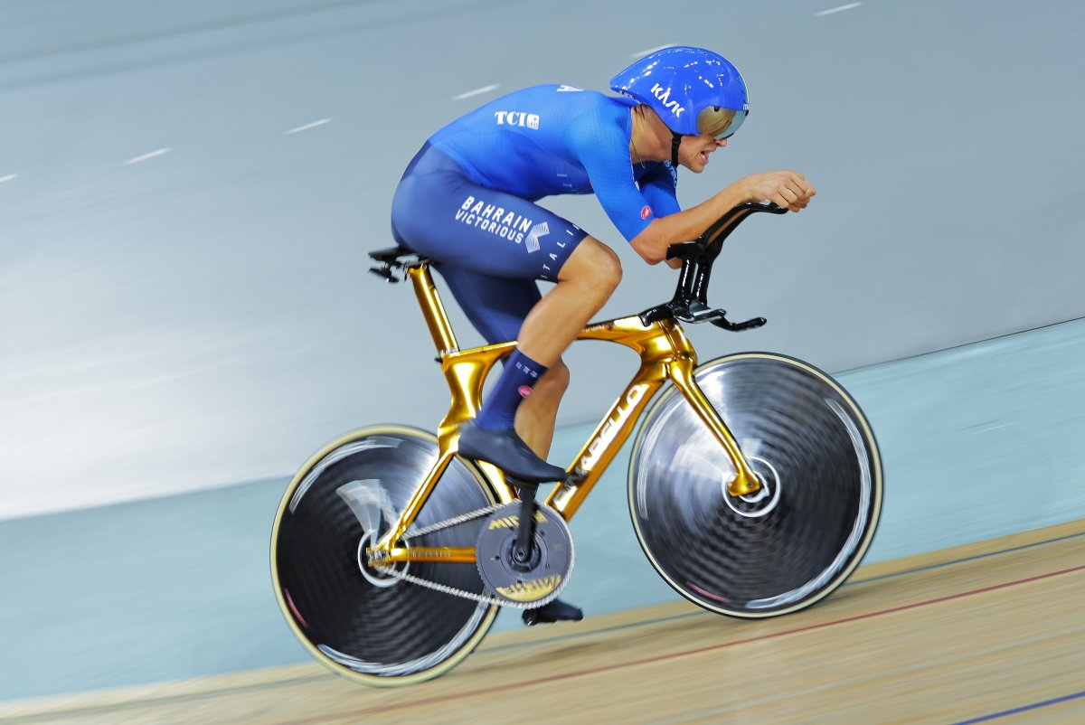 UCI Track Cycling (@uci_track) on Twitter photo Men's Individual Pursuit Finals ⬇️
For 🥇 ➡️ <a href="/GannaFilippo/">Filippo Ganna</a> 🇮🇹 vs 🇮🇹 Jonathan Milan
For 🥉 ➡️ <a href="/DanBiggles22/">Dan Bigham</a> 🇬🇧 vs 🇵🇹 Manuel Alves
#SQY2022 Men's Individual Pursuit Finals ⬇️
For 🥇 ➡️ <a href="/GannaFilippo/">Filippo Ganna</a> 🇮🇹 vs 🇮🇹 Jonathan Milan
For 🥉 ➡️ <a href="/DanBiggles22/">Dan Bigham</a> 🇬🇧 vs 🇵🇹 Manuel Alves
#SQY2022