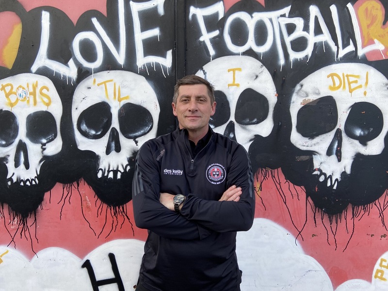 bfcdublin's tweet photo. ❤️🖤 Bohemian Football Club is delighted to confirm the appointment of Declan Devine as manager of the men’s first team on a two-year contract: https://t.co/MylPMjhMxf

🤝 Welcome to Dalymount Park, Declan. https://t.co/KJLNpRzWyY
