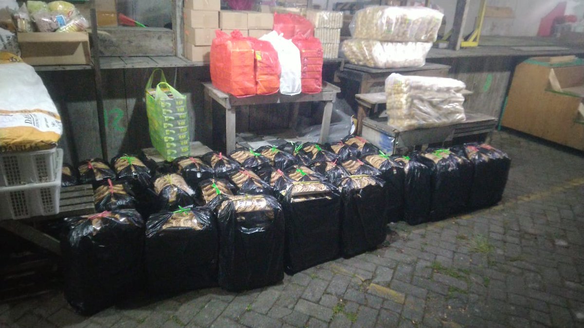 Sastrojendro91's tweet photo. Ketemu sama para Juragan Snack Ben ketularan suksese 💪🇮🇩 45

#grosirmakananringan #grosirsnack #intipmadu #wajikkletik #bakpia #carica #dodolgarut #wingkobabat https://t.co/BIjyCDbfyn