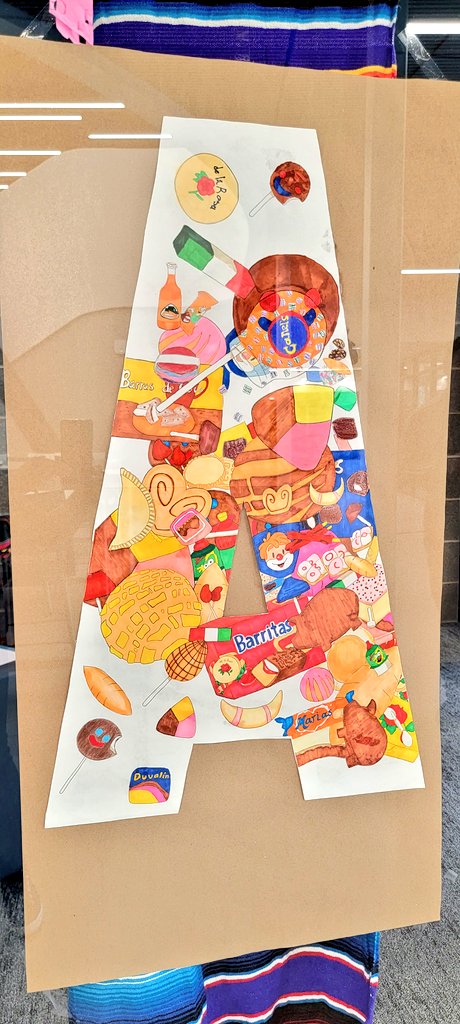 MISDVanguardHS's tweet photo. As Hispanic Heritage Month comes to a close, we want to take a moment to reflect on these beautiful 'works of heart' created by our students & teachers. #HispanicHeritageMonth #letmisd @RALVZ_1 https://t.co/1AZD8AoTFC