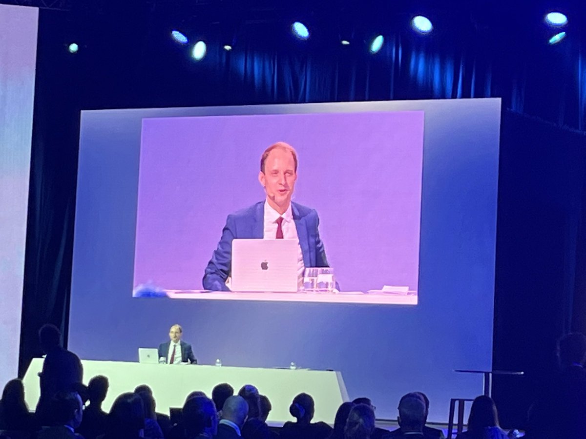 JCP_N's tweet photo. Et maintenant le professeur Charles Gijsbers fait le rapport de synthèse du 118e @CongresNotaires #ingénierienotariale à Marseille https://t.co/KTrsQYMilZ