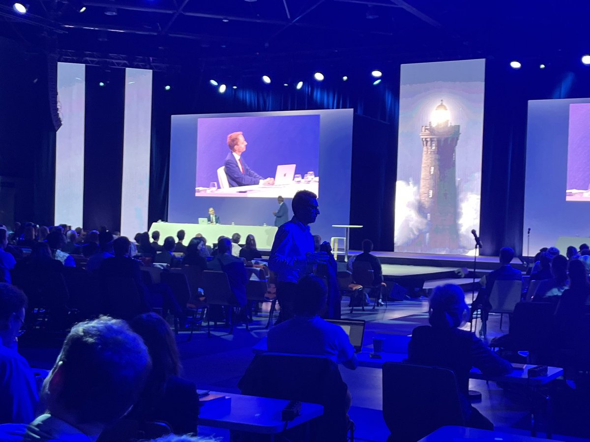 JCP_N's tweet photo. Et maintenant le professeur Charles Gijsbers fait le rapport de synthèse du 118e @CongresNotaires #ingénierienotariale à Marseille https://t.co/KTrsQYMilZ