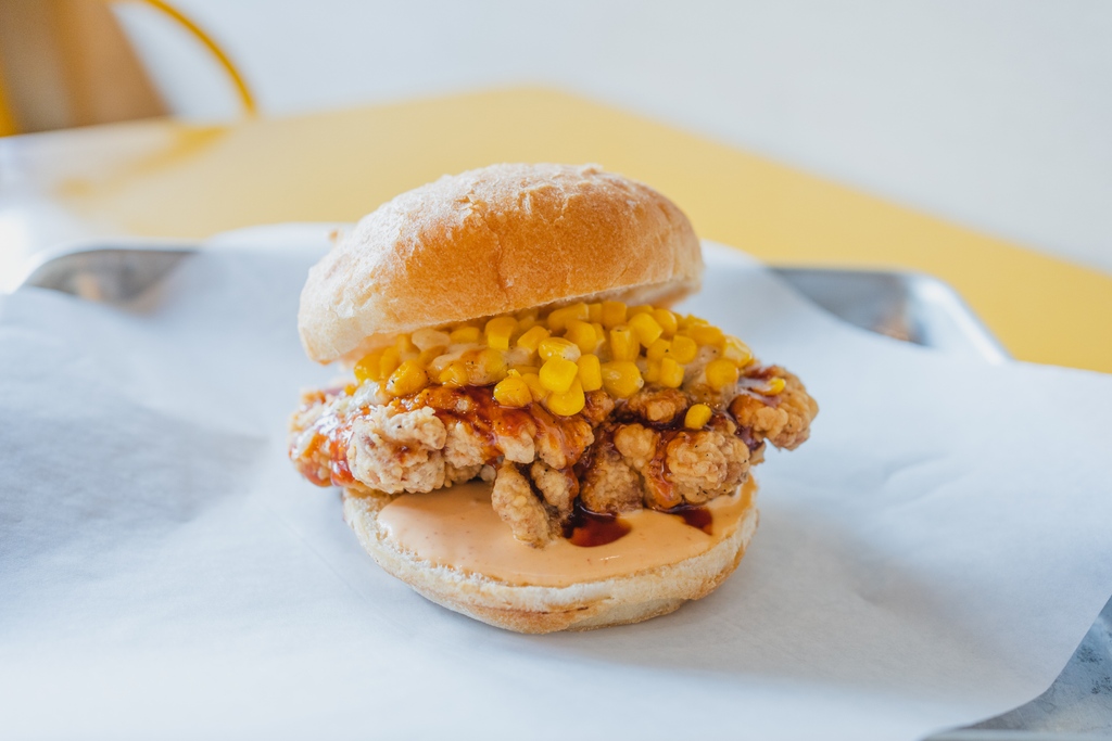 bumblebeeskbbq's tweet photo. Good Fried-day friends! Our Kor-ispy Chicken Sandwich will kick off the weekend just right 💯🔥

#korispychickensandwich #utah #midvale #provo #westvalley #kbbq #bumblebees https://t.co/pOuA79HkYy