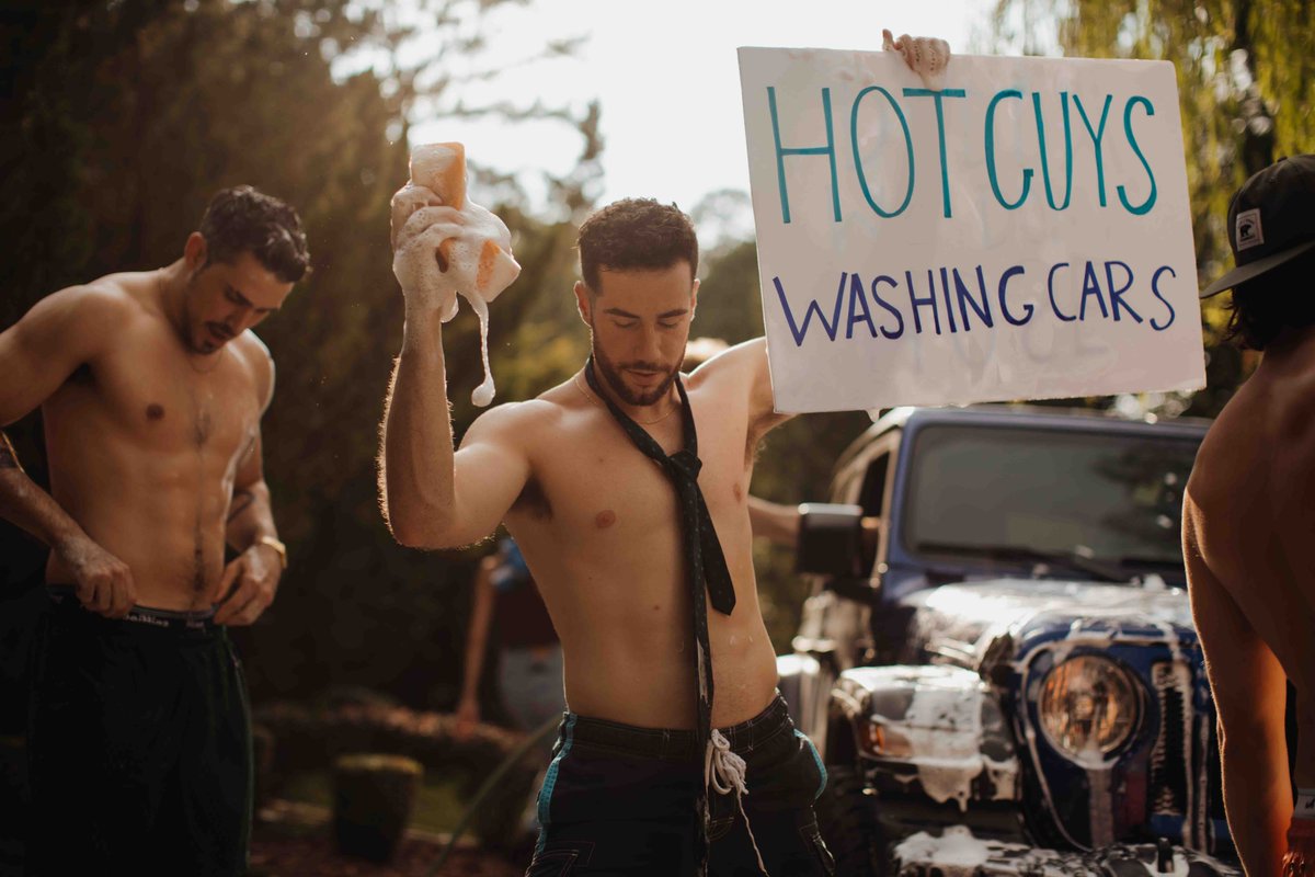 sniffies on Twitter: "Looking for a sign? #sniffiesrush"