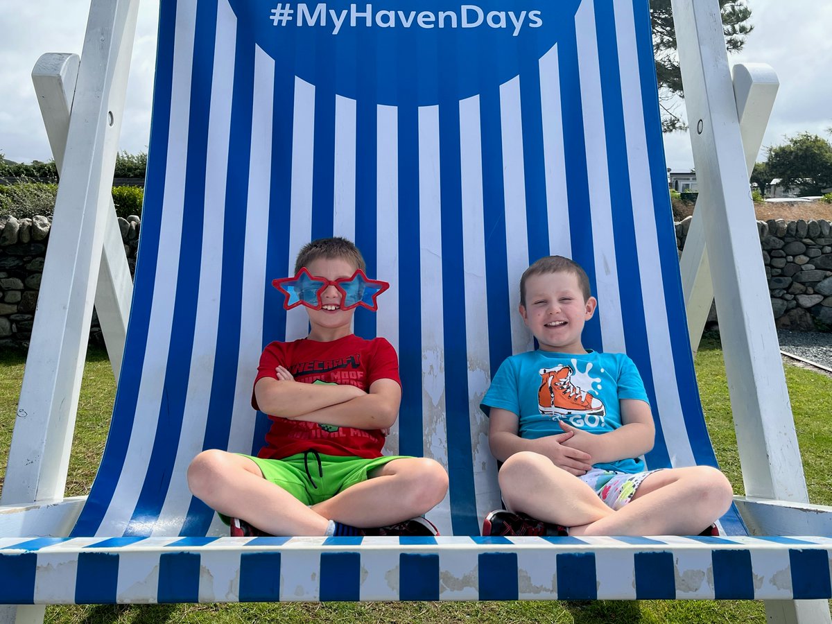 Signing up to play our lucky lottery is one of the easiest ways you can support the charity :) Playing with just £1 per week could pay for a session with our Play Therapist, just one of the vital services we provide. Click here to sign up, it's so easy! 
unity.charitypayments.co.uk/play?charity=1…