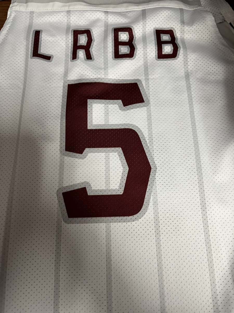 blrbball's tweet photo. 5 days till we get rolling. Really excited for the year. #ladyrabbitbuilt https://t.co/lLknaviifU