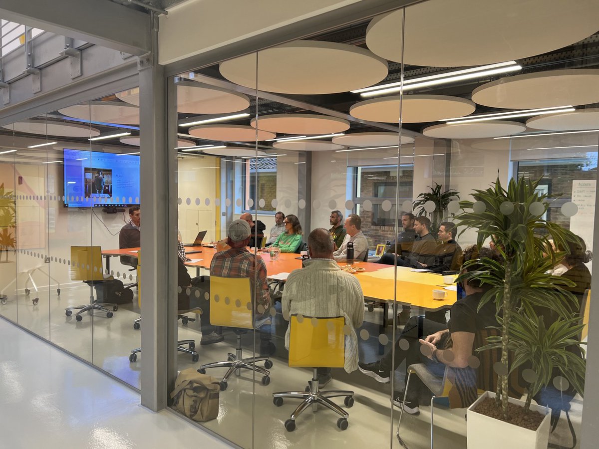 AUB_Innovation's tweet photo. The second of our "BIG" seminars took place today: Rob Fanner, design engineer @Sunseeker_Intl talked about 'Personal Impact' and the role of principles and values to innovation. 

BIG 'bitesize interest groups' bring together our business, academic and research communities. https://t.co/LOPMkXjAMj