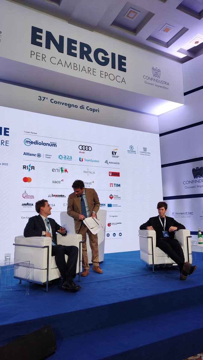 Parliamo di 
Innovazione Laterale a #Capri2022 con Alessandro Marinella General Manager di Marinella e <a href="/MatteoPertosa/">Matteo Pertosa</a> Amministratore Delegato di <a href="/Vaimoo_/">VAIMOO</a>