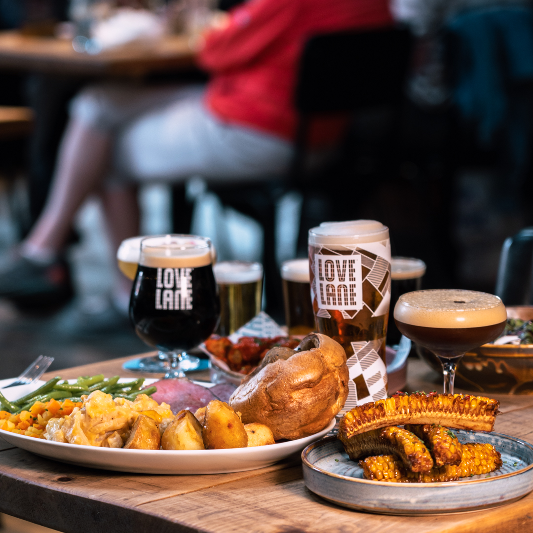 lovelanebrewing's tweet photo. Our Sunday is all primed and ready to go, featuring roast dinners from 12 - 6.30 (or until they're all eaten!) live music from Modjango from 5pm and our weekly quiz with Cav at the helm from 7pm ❤️
Your perfect Sunday starts here!
#quiz #roasts #lovelane #modjango https://t.co/NatlD1DtWI