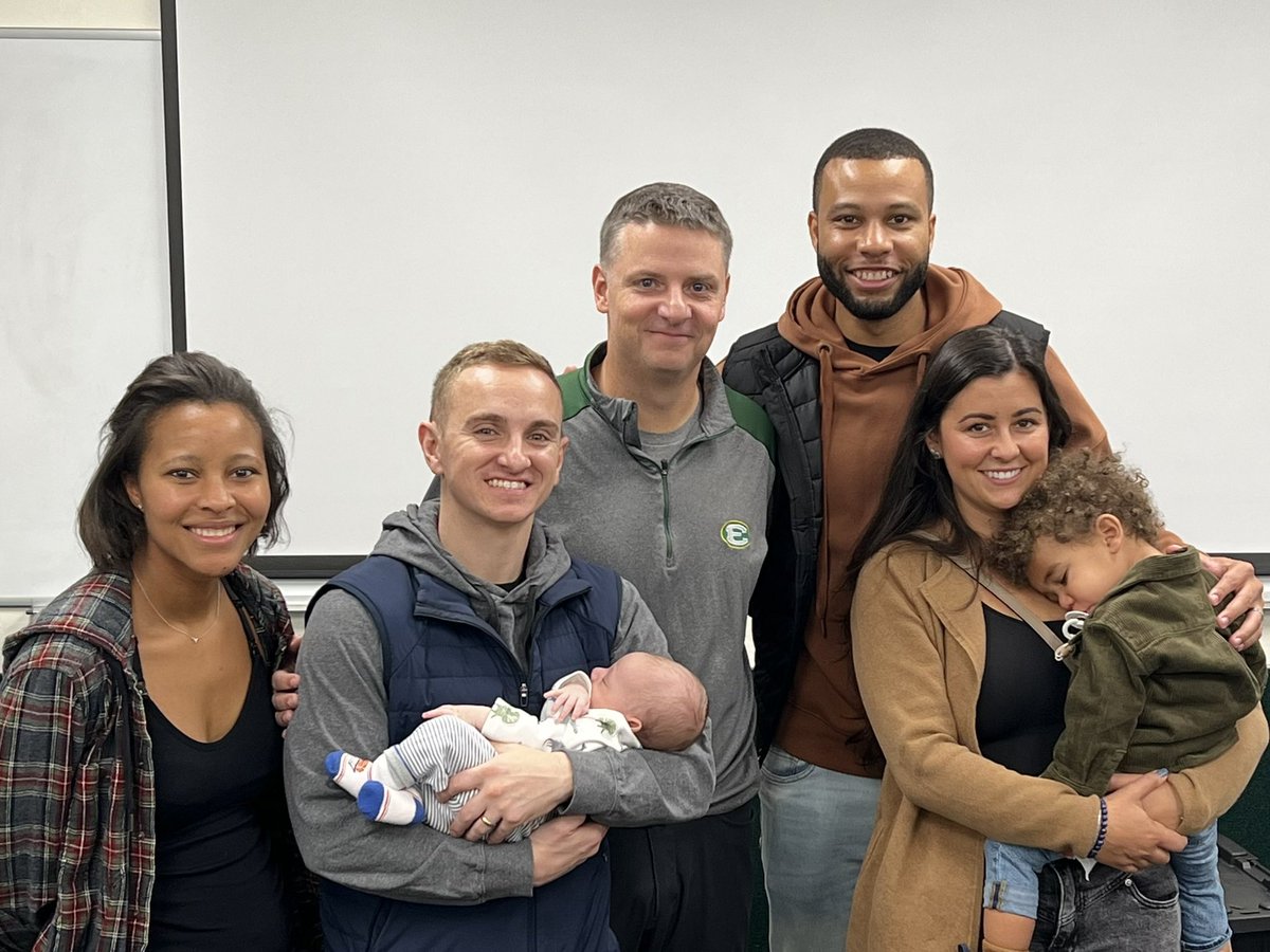 Special having former players Ryan Angers and Frankie Dobbs stop by with their future Eagles and great wives! @SEHS_BASKETBALL @RyanAngers @F_D_III