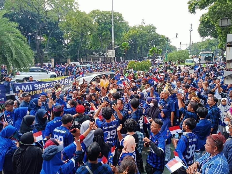 dewiluna14's tweet photo. Keringat yang sudah diteteskan tidak akan sia-sia. 
Yakinilah perjuangan kita ini
"PASTI" https://t.co/PJZ8OslLQm