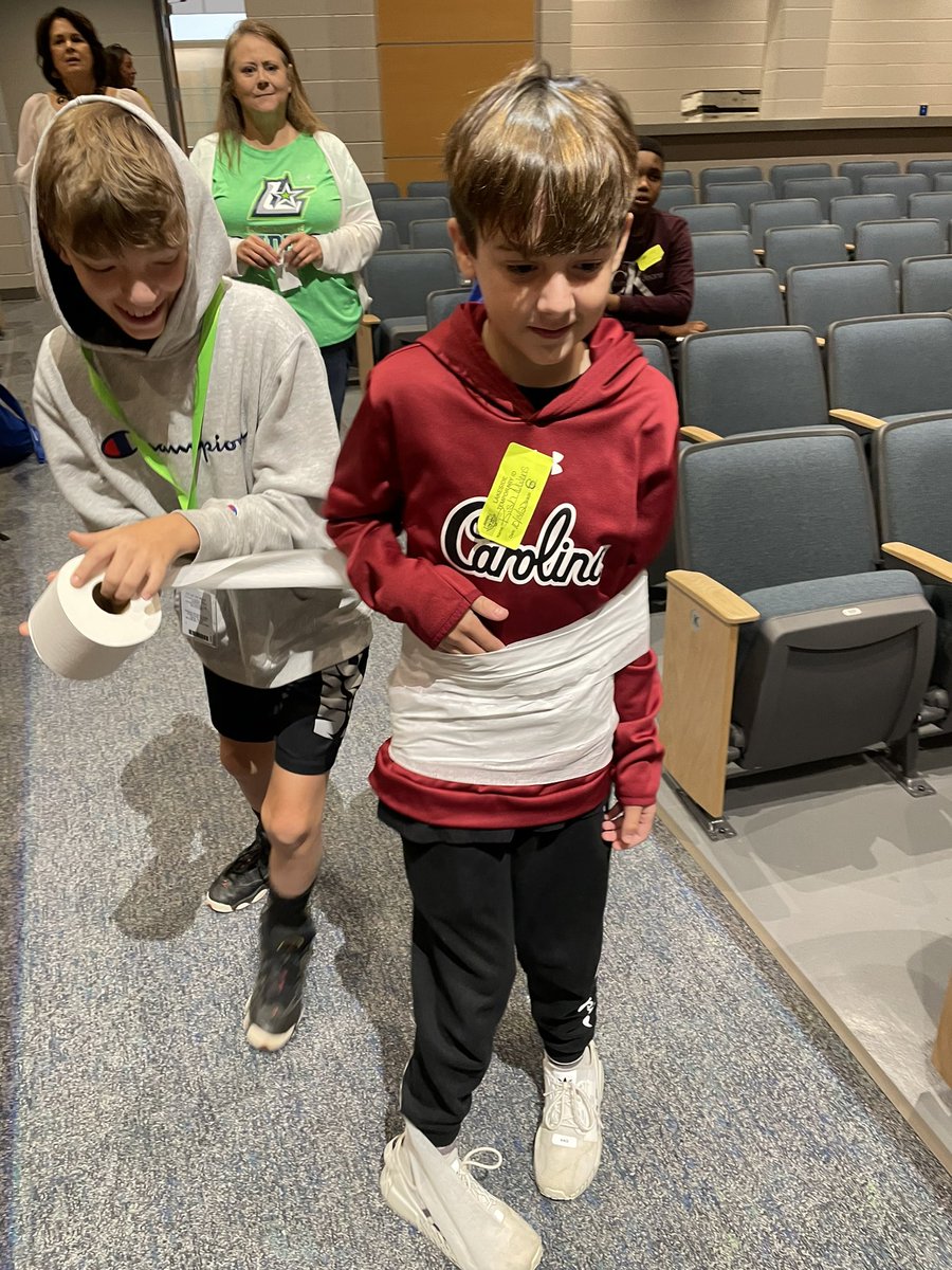 Mrs. Shelly and Mrs. Smiths Crew’s rocked our 8th Grade Community Crew today. <a href="/LakesideMS_Lex1/">Lakeside Middle</a>