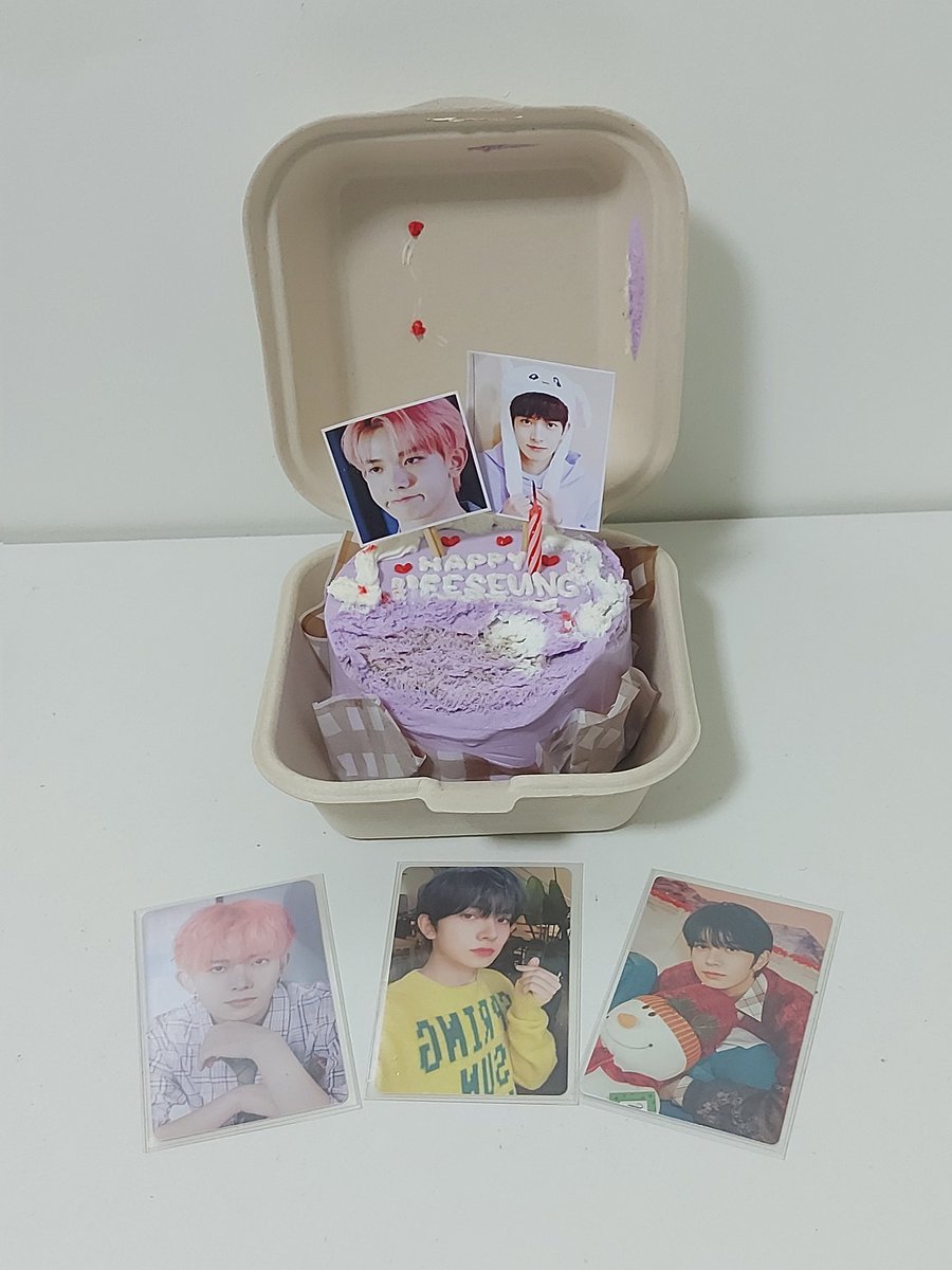 nrktonin's tweet photo. putangina happy birthday hisong DI KO SINASADYA MATAPON YUNG CAKE MO OK??? NAGMAMADALI AKO MAGSINDI HAHA PLS SORRY N 🙂🙂🙂🙂🙂🥰🥰🥰🥰🥳🥳🥳

STELLAR ACE HEESEUNG
#CenterOfOurUniverseHeeseung 
#사랑하는_희승아_너를위한_10월이야
@ENHYPEN_members #HEESEUNG https://t.co/NNj4dcRidf