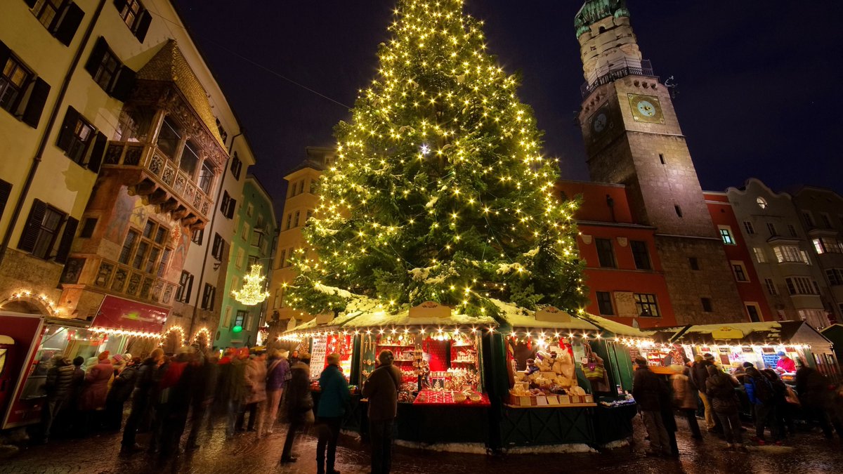 Mapatours's tweet photo. Si te apasiona la #Navidad 🎄, te traemos un programa al que no podrás decir que no...

“Mercadillos de Navidad en Tirol”, con salidas en diferentes fechas durante el Puente de Diciembre desde ✈️ Barcelona, Bilbao, Madrid y Valencia.

Reservas en #agenciasdeviajes.

#MapaTours https://t.co/wQ7v8xbWC4
