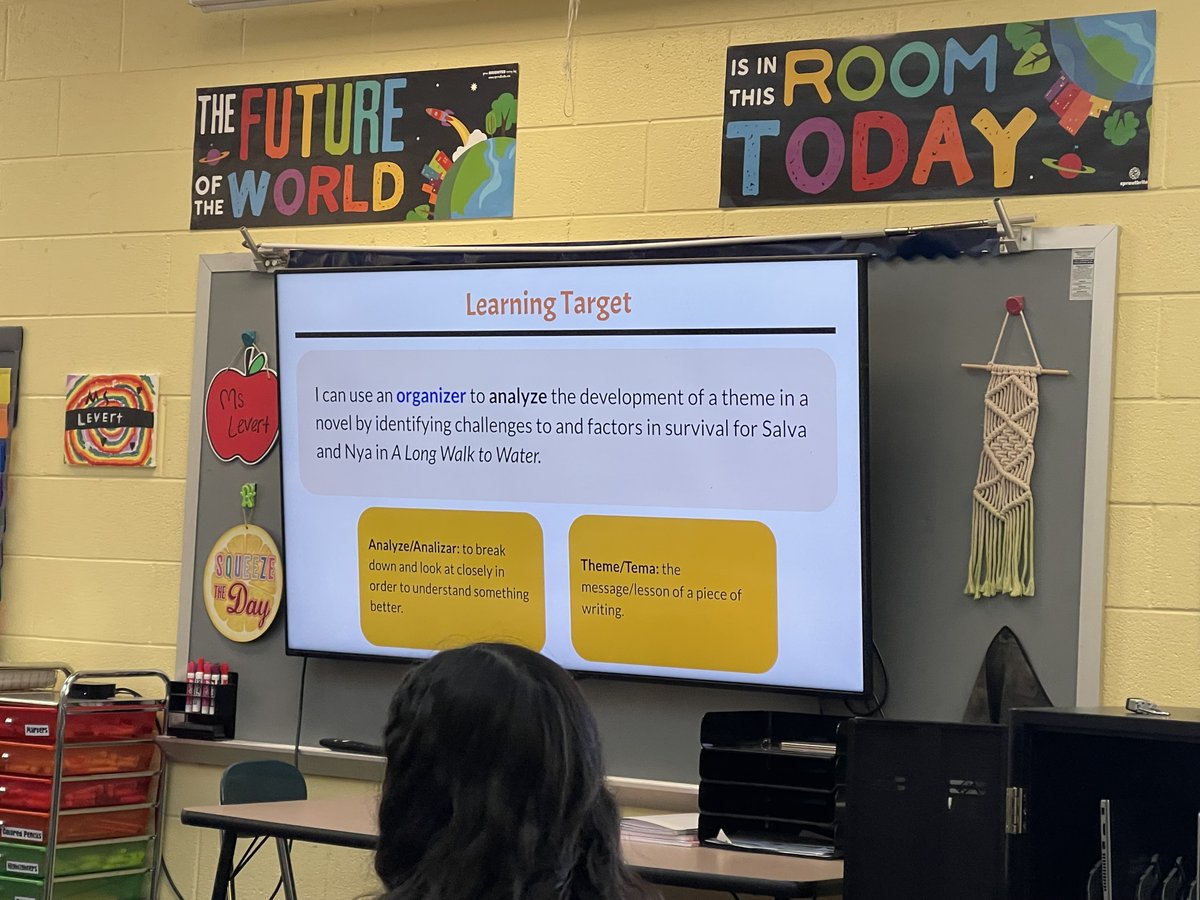 LeighFiumara's tweet photo. Ms. Levert at DDMMS posts and reviews her language objective. She includes a verbal annotation of the word, "Analyze" and provide definitions for Tier 2 words - "Analyze" and "Theme" to aid understanding of the Academic English. #wcpssshelteredinstruction https://t.co/27xuUsI4oV