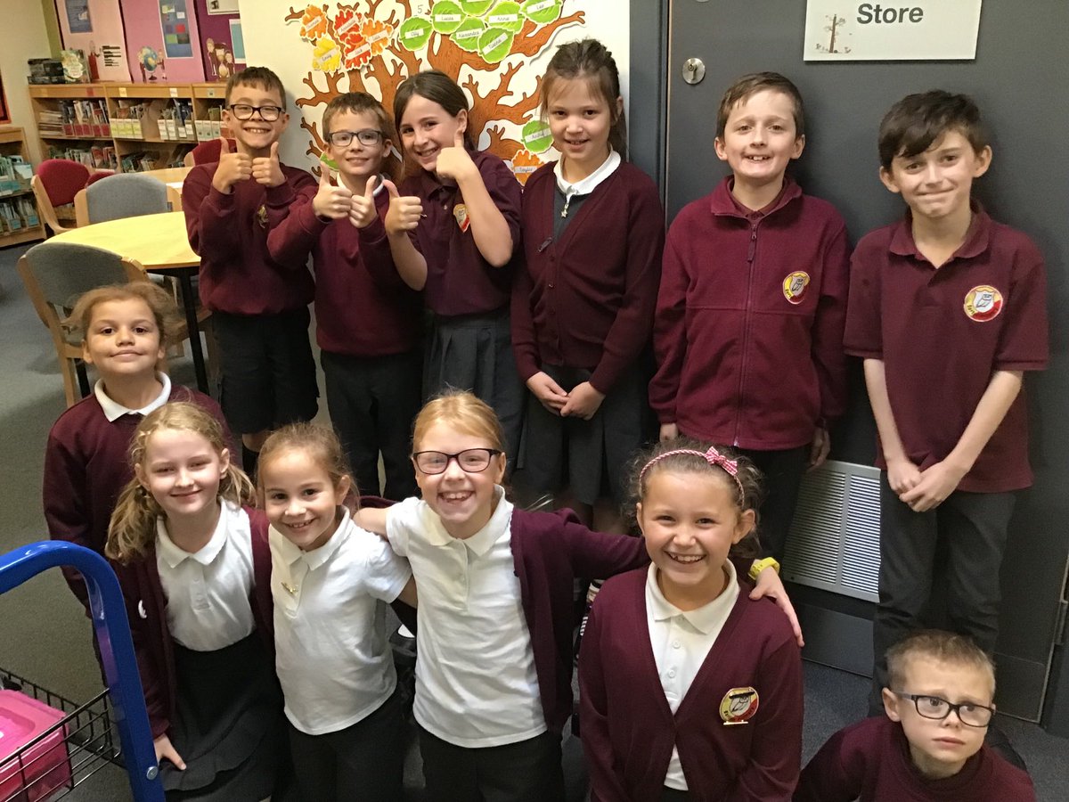 ⁦<a href="/DartonPrimary/">Darton Primary Sch</a>⁩ reading tree champions this week 📚🌲👏👍
