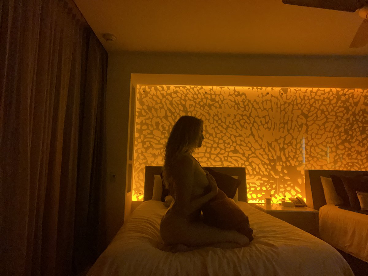 KellyPantaleoni's tweet photo. my hotel confessions series -each NFT is named after an aztec goddess to honor the land [by isla mujeres/ cancun] where these images were taken. the descriptions also correspond to their unique traits <3 
#tezos 
https://t.co/4VM17EODSO https://t.co/VRqDlwXvTZ