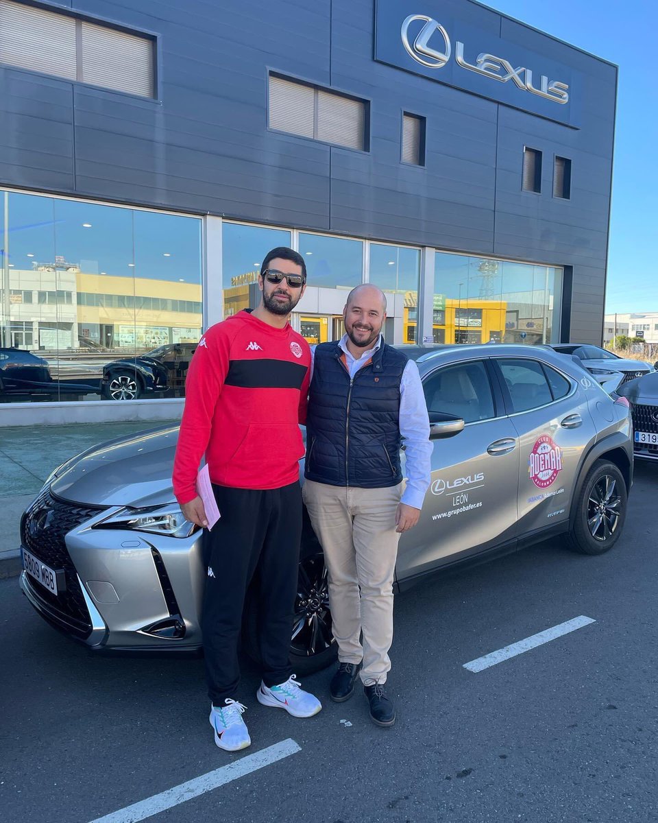 ADEMARLEON's tweet photo. Así de contento está Saeid con su nuevo #LexusUX250h 

Gracias a @LexusSpain y @Grupobafer por seguir confiando en nosotros 😉 https://t.co/109iVoDe2d