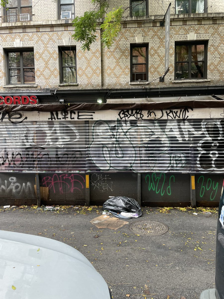 Mr. Mayor, let’s get the place cleaned up, move the restaurant sheds out, especially on narrow blocks so your sanitation people can work  <a href="/NYCMayor/">Mayor Zohran Kwame Mamdani</a> <a href="/NYCSanitation/">NYC Sanitation</a> <a href="/nycgov/">City of New York</a>