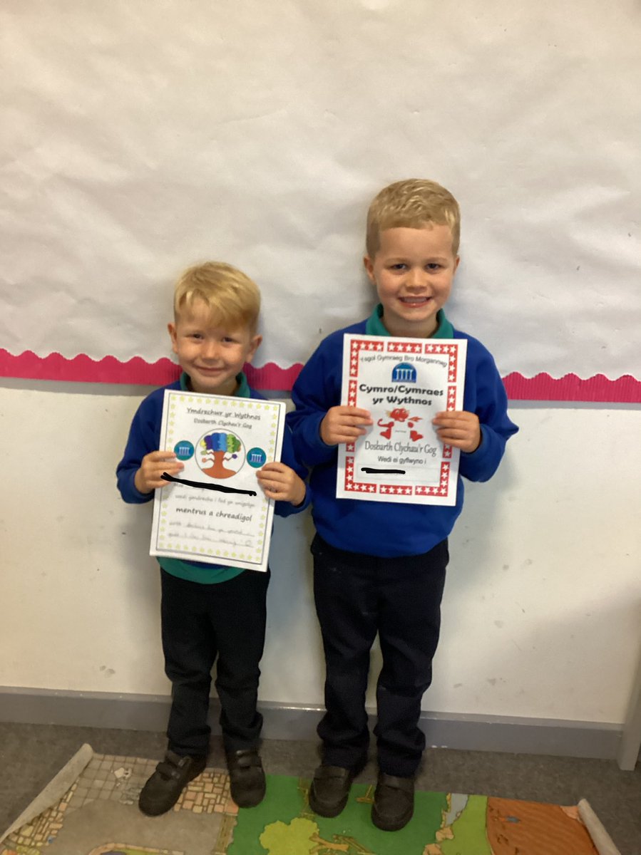 MrsBBeechey's tweet photo. Llongyfarchiadau mawr i’n Siaradwr Cymraeg yr Wythnos a’n Ymdrechwr yr Wythnos! 🏆 ⭐️ 🏴󠁧󠁢󠁷󠁬󠁳󠁿 Congratulations to our Welsh Speaker and Achiever of the week!  @CSCSiarterIaith @IaithBro @nanttalwg https://t.co/oa7llRugty