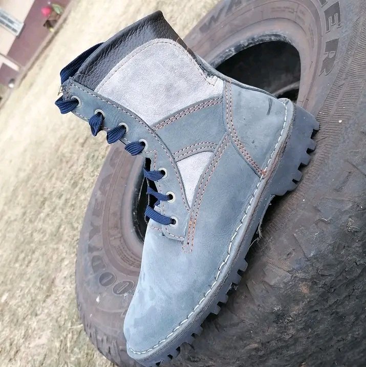 Lethabomap's tweet photo. Batau Genuine Footwear 
Check out our catalog on whatsapp @+27 81 847 4176  and place an order https://t.co/3jIJUxzlK6
