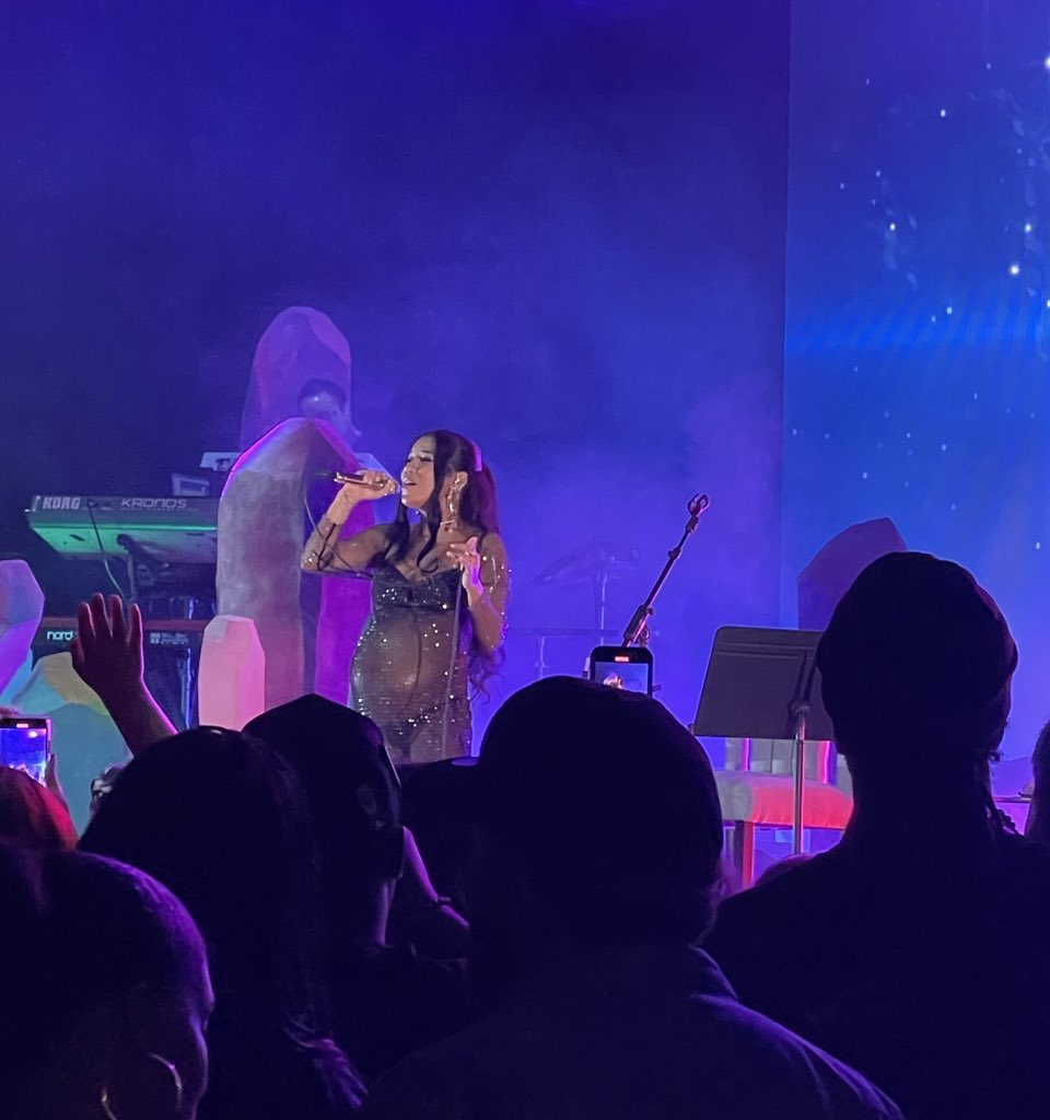 miss_sbatac's tweet photo. officially checked “see my all time favorite female artist live” off my bucketlist @JheneAiko 🤍 and I can confirm: she is SO SO SO beautiful in person 😍 #ALLEL https://t.co/VoAEtXBrRP