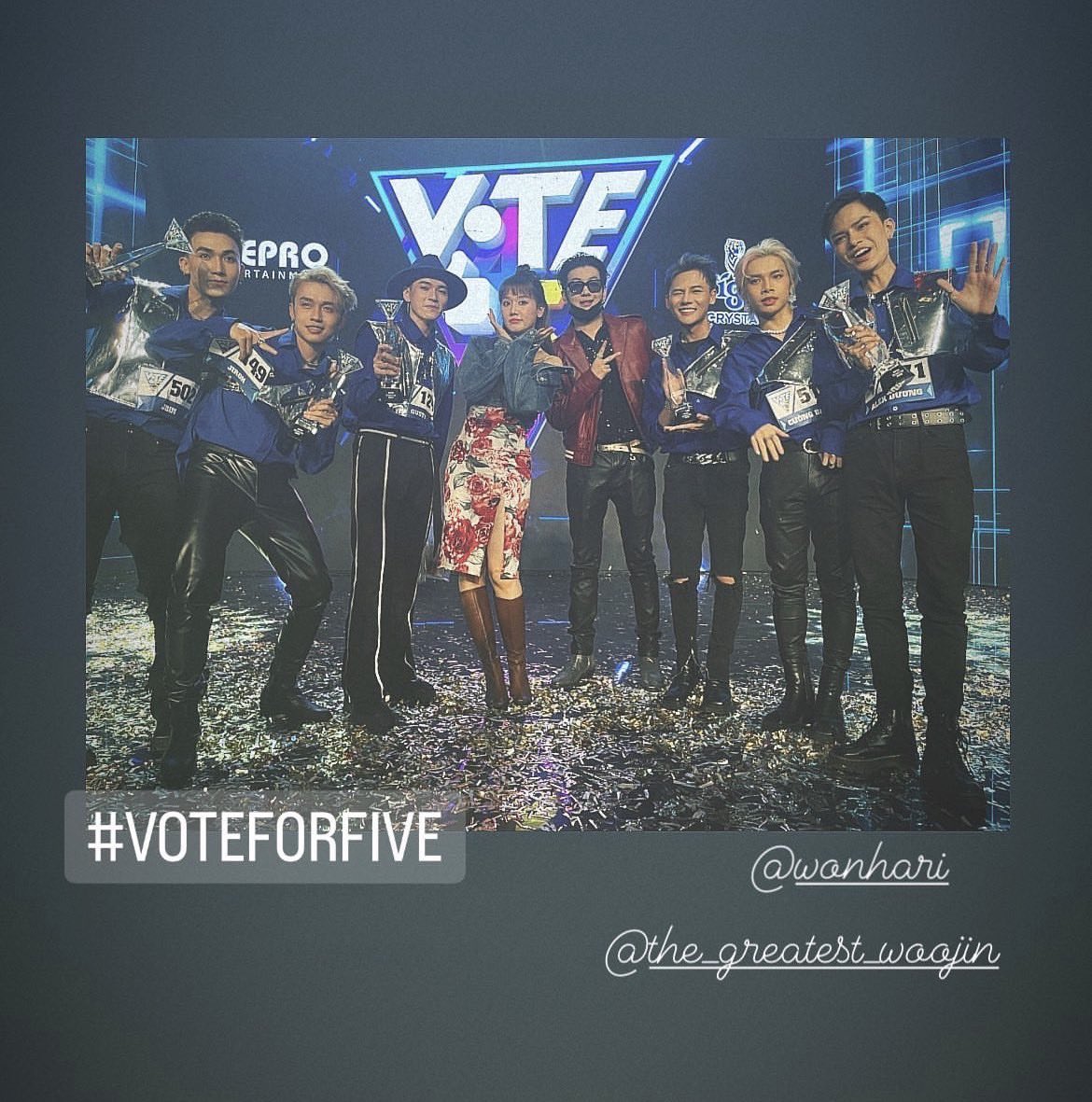 WithWOOJIN_TH's tweet photo. 221014 prophet_crew’s ig story
//อ้วงไปชมรายการ Vote For Five ซึ่งเป็นรายการเซอไวเวิล ตามหาศิลปินหน้าใหม่ของประเทศเวียดนามค่ะ อ้วงสูงม๊ากกกกก😭
#LEEWOOJIN #이우진 #DAVIIDE #DAVIIDEวิ้ว #อ้วงแฟมลีย์ https://t.co/Y1L54ZpjHC