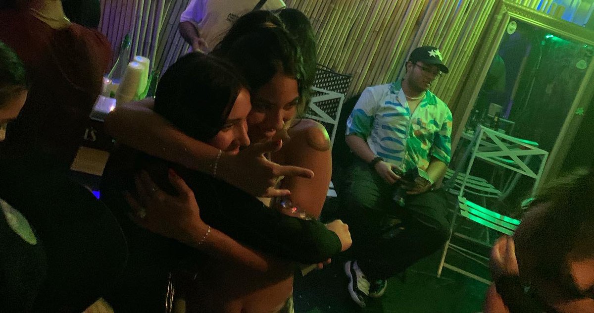 GatitesNao's tweet photo. Release Party - Problema Gyanma ft. RaiNao 🖤

Gracias a toda la corilla que le llegó a @elniebar a pasarla rico. 

Les dejé el link del video en el bio. https://t.co/YILBYyuwuT