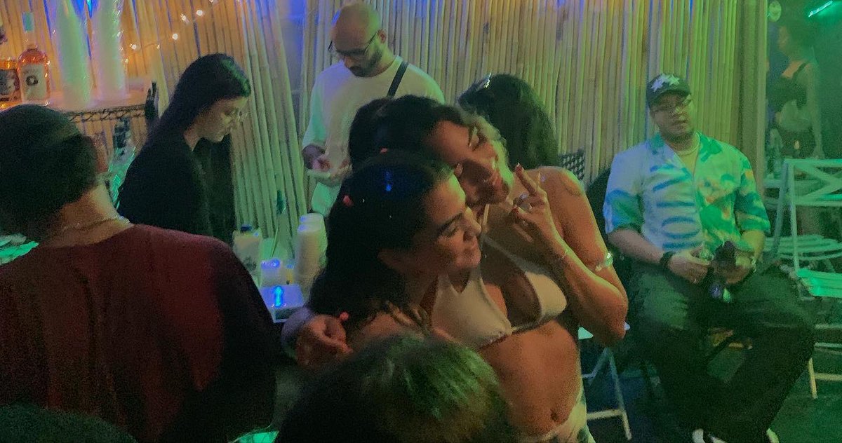 GatitesNao's tweet photo. Release Party - Problema Gyanma ft. RaiNao 🖤

Gracias a toda la corilla que le llegó a @elniebar a pasarla rico. 

Les dejé el link del video en el bio. https://t.co/YILBYyuwuT