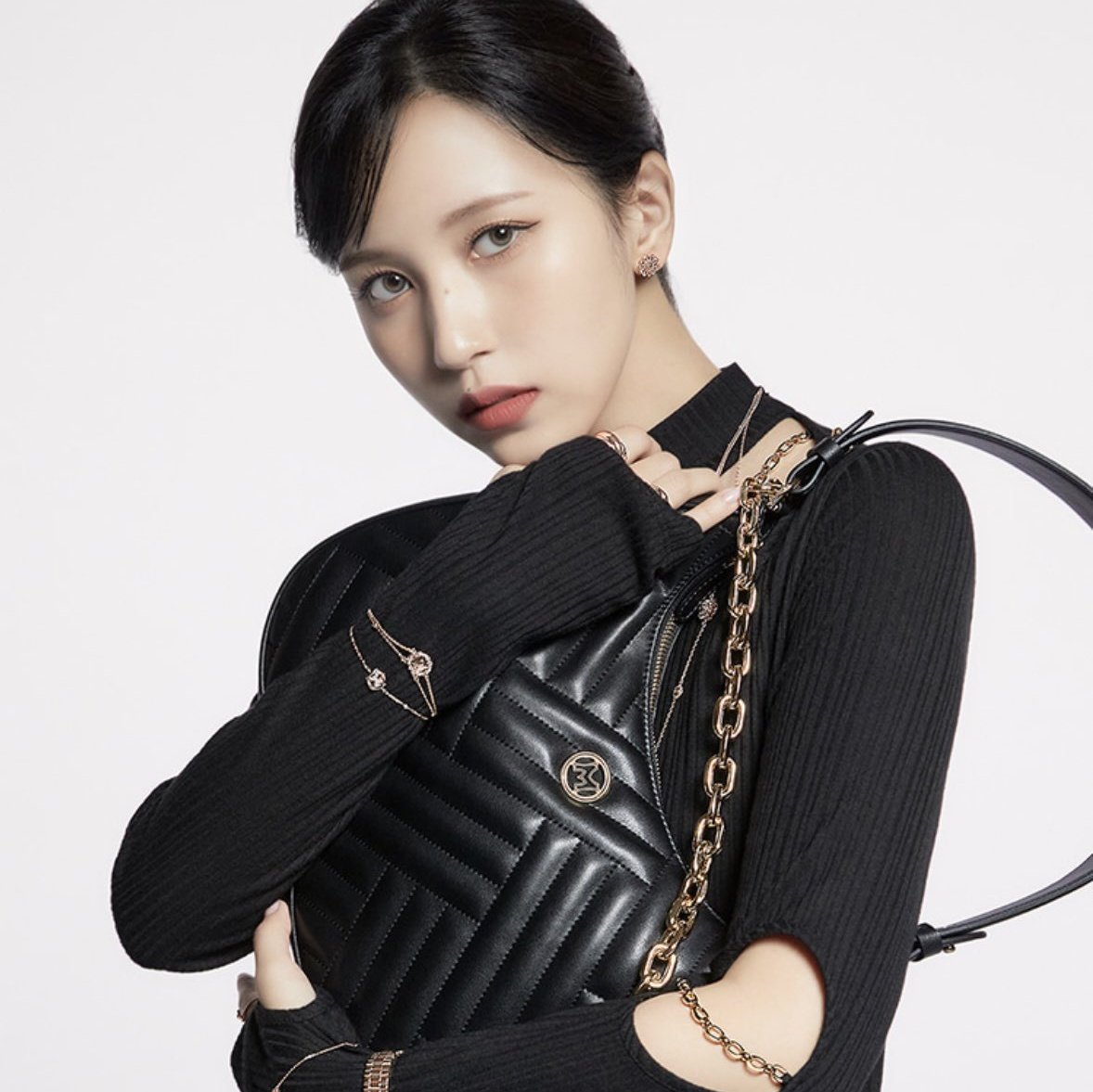 picsminamin) / Posts / X